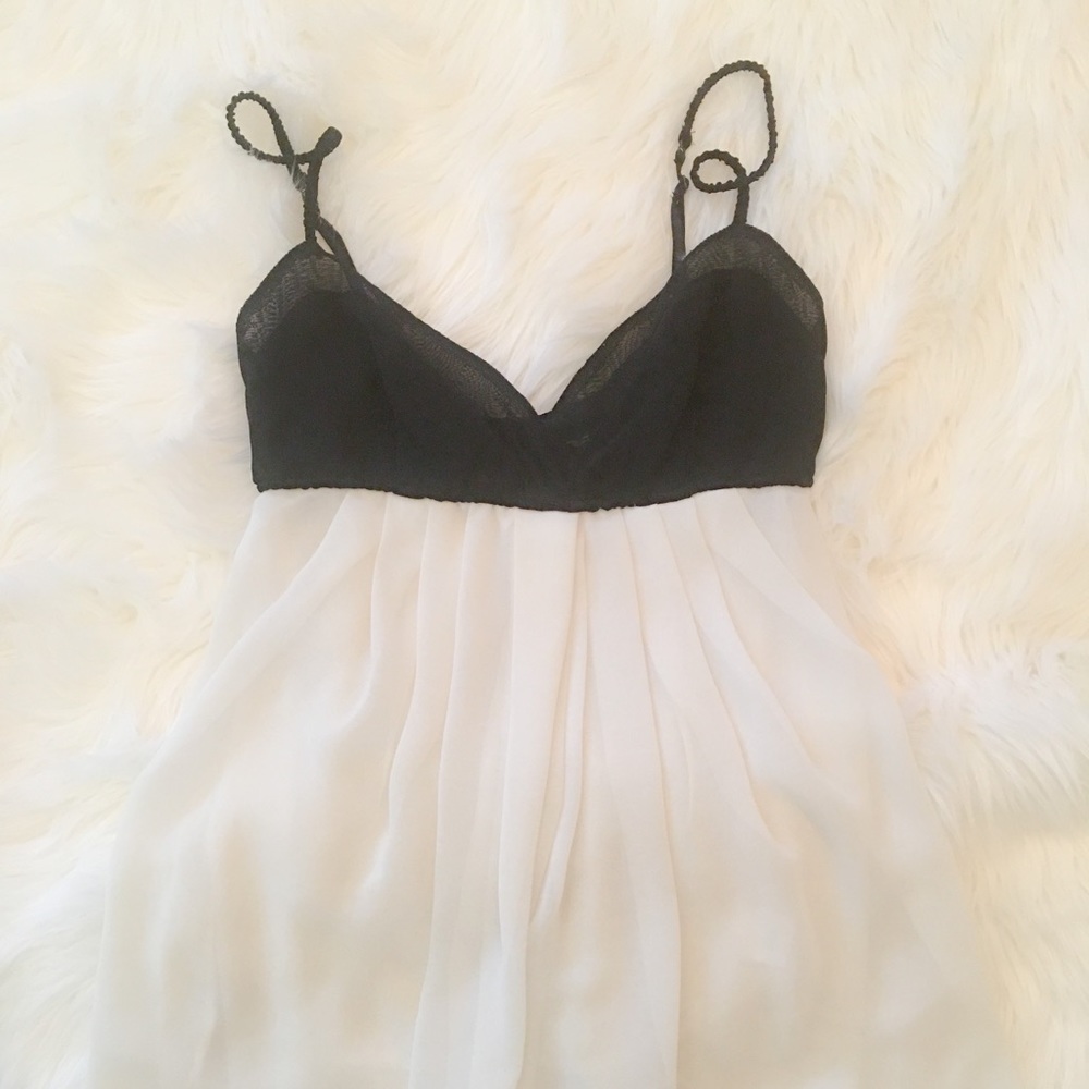Black and cream flowy cami top